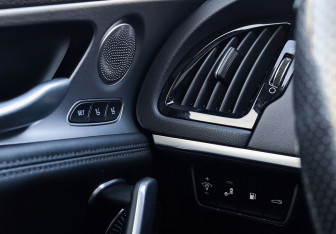 Подержанный автомобиль Kia Stinger 2018 года (28 фото)