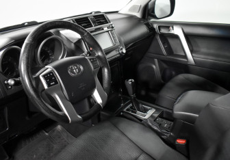 Подержанный автомобиль Toyota Land Cruiser Prado 2014 года (9 фото)