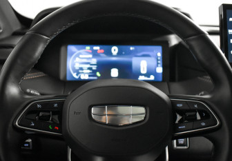 Подержанный автомобиль Geely Okavango 2023 года (20 фото)