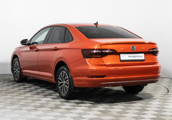 Подержанный автомобиль Volkswagen Jetta Sedan 2020 года (7 фото)