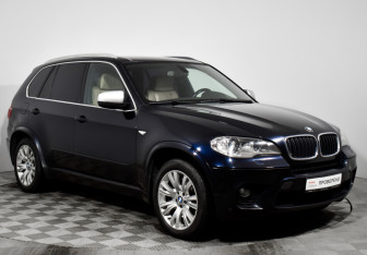 Подержанный автомобиль BMW X5 2012 года (3 фото)