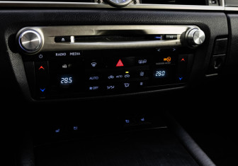 Подержанный автомобиль Lexus GS 2013 года (16 фото)