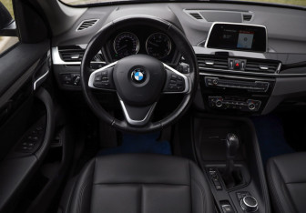 Подержанный автомобиль BMW X1 2019 года (11 фото)
