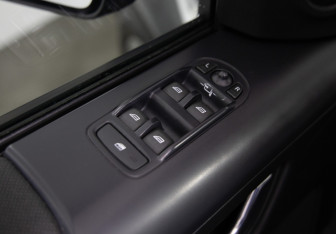 Подержанный автомобиль Land Rover Freelander 2014 года (19 фото)