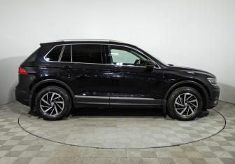 Подержанный автомобиль Volkswagen Tiguan 2018 года (4 фото)