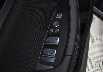 Подержанный автомобиль BMW X4 2021 года (20 фото)