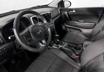 Подержанный автомобиль Kia Sportage 2016 года (9 фото)