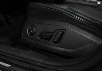 Подержанный автомобиль Audi A4 Sedan 2016 года (24 фото)