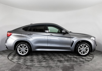 Подержанный автомобиль BMW X6 2018 года (5 фото)