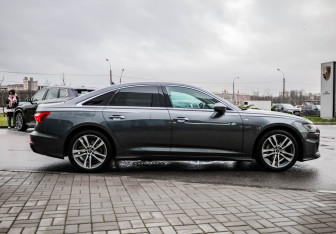 Подержанный автомобиль Audi A6 Sedan 2021 года (5 фото)