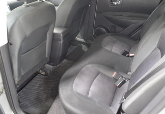 Подержанный автомобиль Nissan Qashqai 2012 года (11 фото)