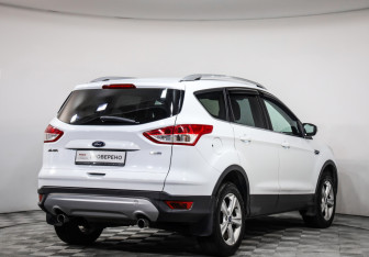 Подержанный автомобиль Ford Kuga 2016 года (5 фото)