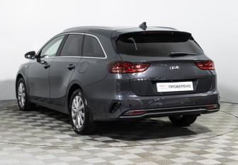 Подержанный автомобиль Kia Ceed Wagon 2019 года (7 фото)