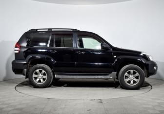 Подержанный автомобиль Toyota Land Cruiser Prado 2007 года (4 фото)