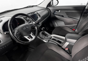 Подержанный автомобиль Kia Sportage 2015 года (9 фото)
