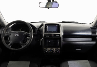 Подержанный автомобиль Honda CR-V 2005 года (10 фото)