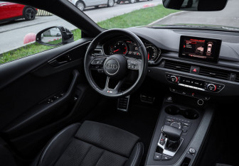 Подержанный автомобиль Audi A5 Liftback 2019 года (12 фото)
