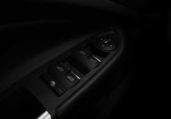 Подержанный автомобиль Ford Kuga 2013 года (18 фото)