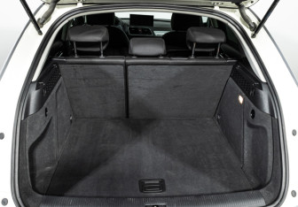 Подержанный автомобиль Audi Q3 2012 года (16 фото)