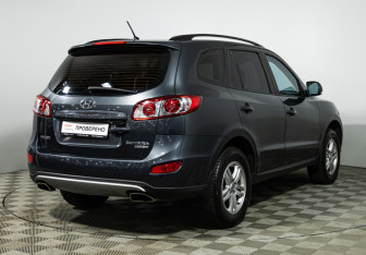 Подержанный автомобиль Hyundai Santa Fe 2012 года (5 фото)
