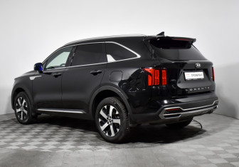 Подержанный автомобиль Kia Sorento 2021 года (7 фото)