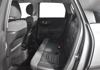 Подержанный автомобиль Citroen C3 Aircross 2018 года (12 фото)