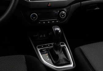 Подержанный автомобиль Hyundai Creta 2019 года (13 фото)