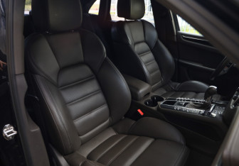 Подержанный автомобиль Porsche Macan 2016 года (24 фото)