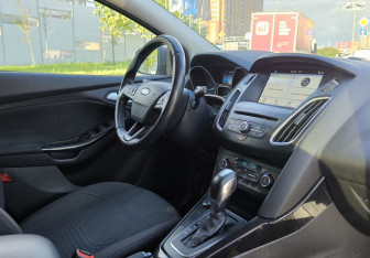 Подержанный автомобиль Ford Focus Wagon 2017 года (13 фото)