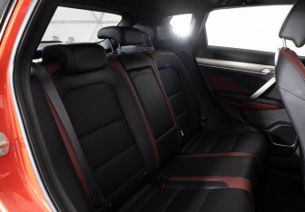 Подержанный автомобиль Geely Coolray 2022 года (17 фото)