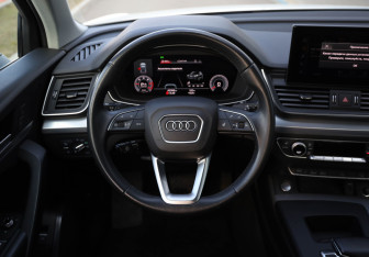 Подержанный автомобиль Audi Q5 2022 года (9 фото)
