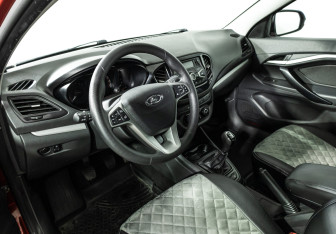 Подержанный автомобиль LADA (ВАЗ) Vesta Wagon 2018 года (11 фото)