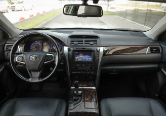 Подержанный автомобиль Toyota Camry Sedan 2014 года (11 фото)