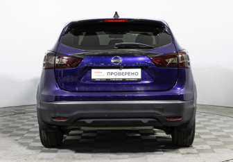 Подержанный автомобиль Nissan Qashqai 2016 года (6 фото)