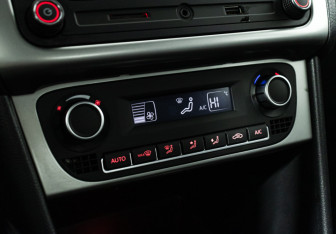 Подержанный автомобиль Volkswagen Polo Sedan 2017 года (15 фото)