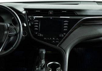 Подержанный автомобиль Toyota Camry Sedan 2020 года (14 фото)