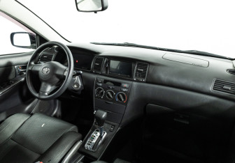 Подержанный автомобиль Toyota Corolla Sedan 2006 года (9 фото)