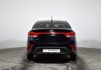 Подержанный автомобиль Kia Rio Sedan 2018 года (6 фото)