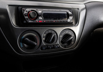 Подержанный автомобиль Mitsubishi Lancer Sedan 2006 года (14 фото)