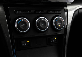 Подержанный автомобиль Mazda 6 Sedan 2012 года (14 фото)