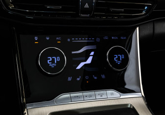 Подержанный автомобиль Exeed VX 2022 года (15 фото)