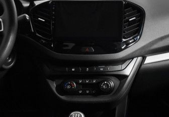 Подержанный автомобиль LADA (ВАЗ) Vesta Sedan 2018 года (13 фото)