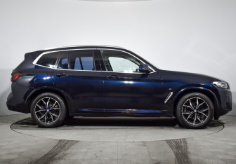 Подержанный автомобиль BMW X3 2022 года (5 фото)