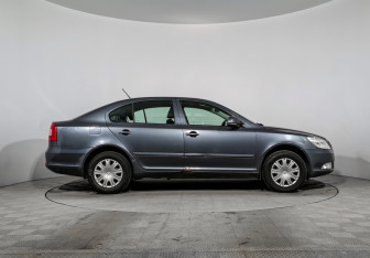 Подержанный автомобиль Skoda Octavia Liftback 2011 года (4 фото)