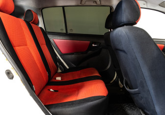 Подержанный автомобиль Geely MK Cross 2012 года (13 фото)