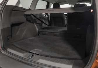 Подержанный автомобиль Ford Kuga 2015 года (25 фото)