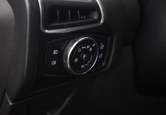 Подержанный автомобиль Ford Focus Hatchback 2013 года (18 фото)