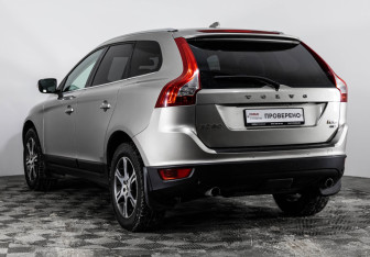 Подержанный автомобиль Volvo XC60 2012 года (7 фото)