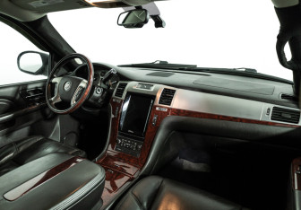 Подержанный автомобиль Cadillac Escalade Suv 2010 года (9 фото)