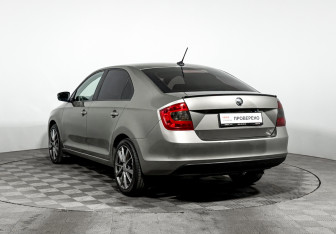 Подержанный автомобиль Skoda Rapid Liftback 2019 года (7 фото)